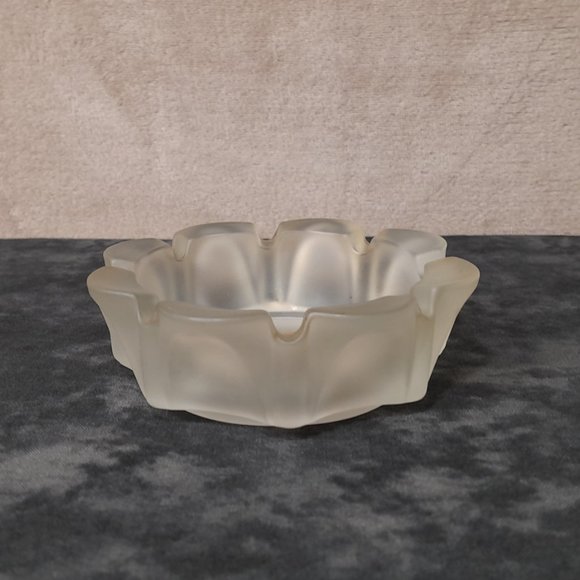 Cedar Point Frosted Glass Ashtray Amusement Park Souvenir - Picture 4 of 8